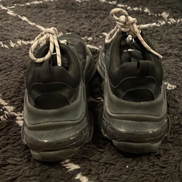 women’s balenciaga triple s - Picture 2 of 4